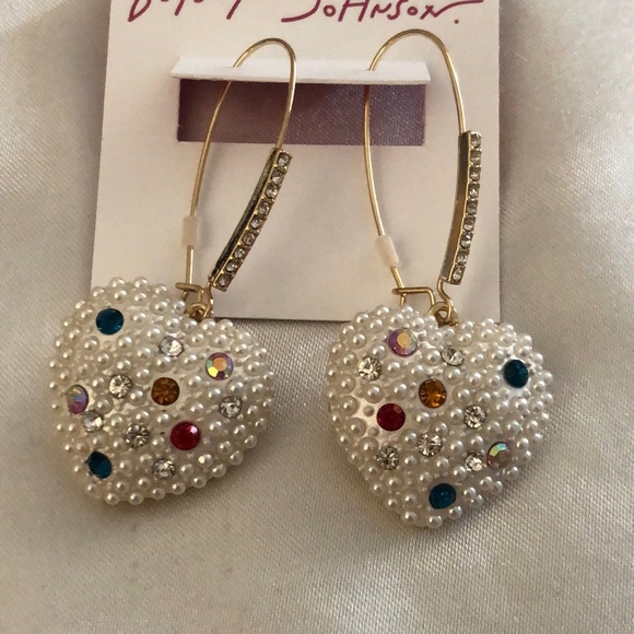 Betsey Johnson Gold Tone Pop Heart Faux Pearl & Crystal Drop Earrings NWT - Picture 5 of 10